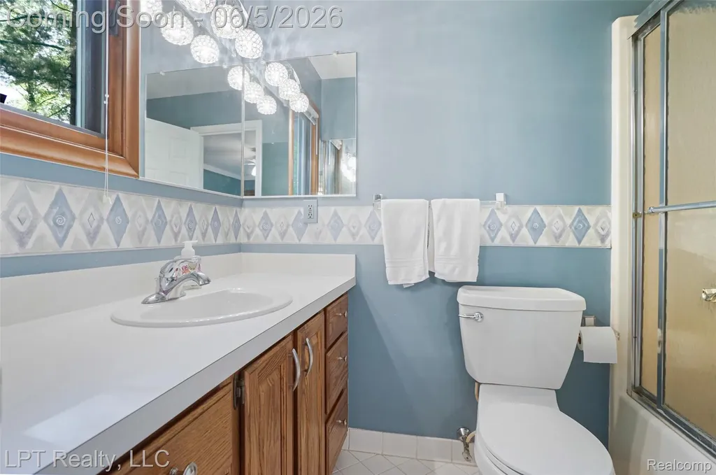 5236 Schlenker Road Hamburg Township MI 48139