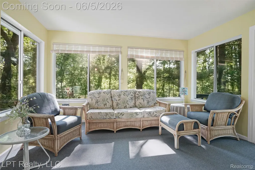 5236 Schlenker Road Hamburg Township MI 48139