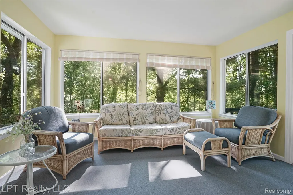 5236 Schlenker Road Hamburg Township MI 48139