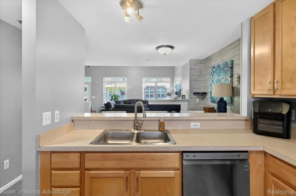 446 Old Pine Way Walled Lake City MI 48390