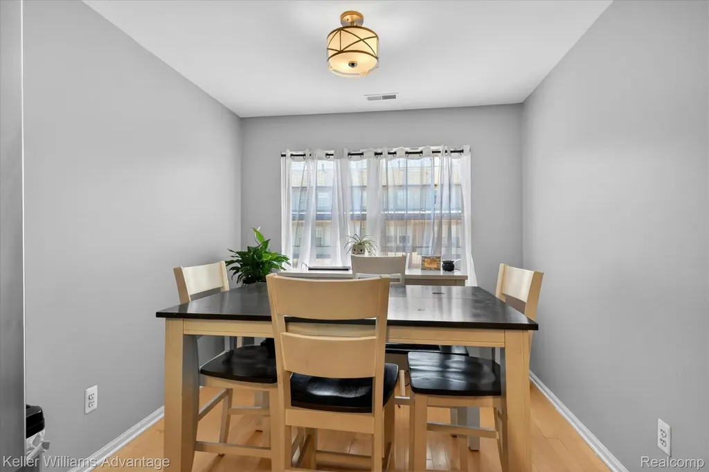 446 Old Pine Way Walled Lake City MI 48390