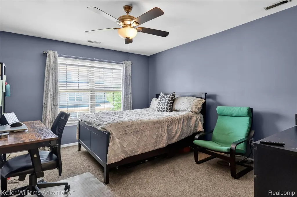 446 Old Pine Way Walled Lake City MI 48390