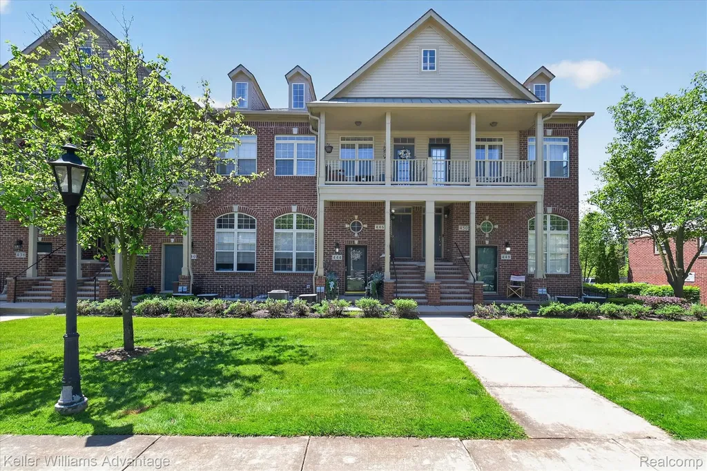 446 Old Pine Way Walled Lake City MI 48390