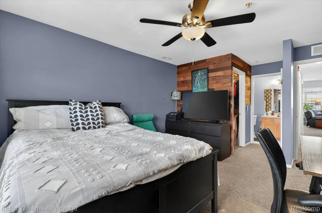 446 Old Pine Way Walled Lake City MI 48390