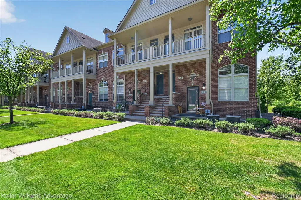 446 Old Pine Way Walled Lake City MI 48390
