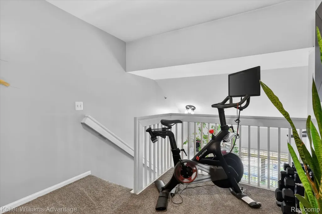446 Old Pine Way Walled Lake City MI 48390