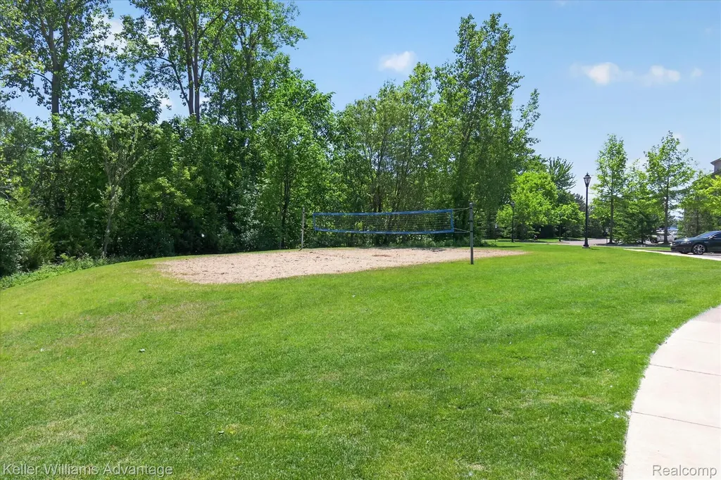 446 Old Pine Way Walled Lake City MI 48390