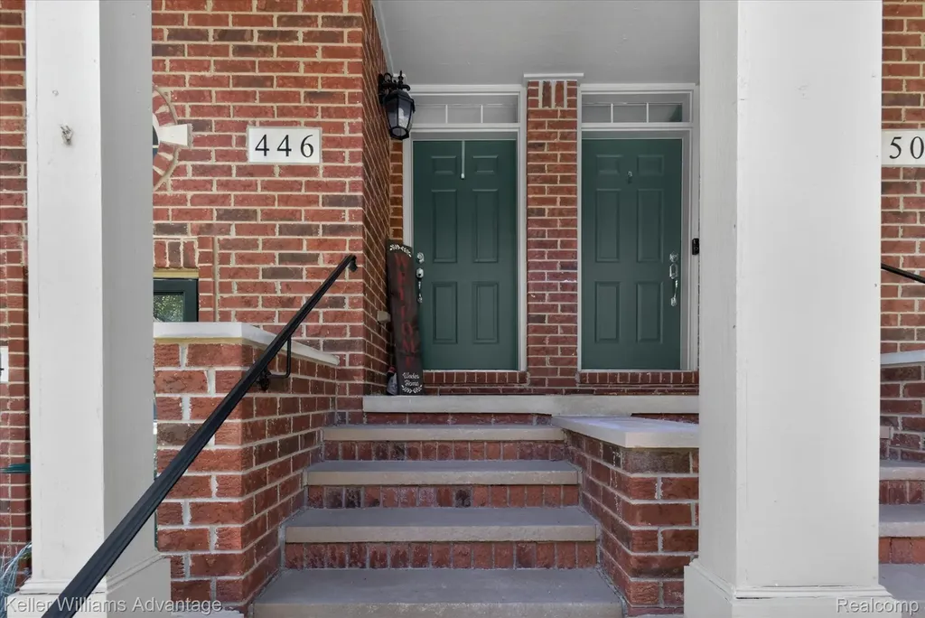 446 Old Pine Way Walled Lake City MI 48390