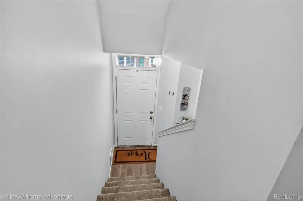 446 Old Pine Way Walled Lake City MI 48390