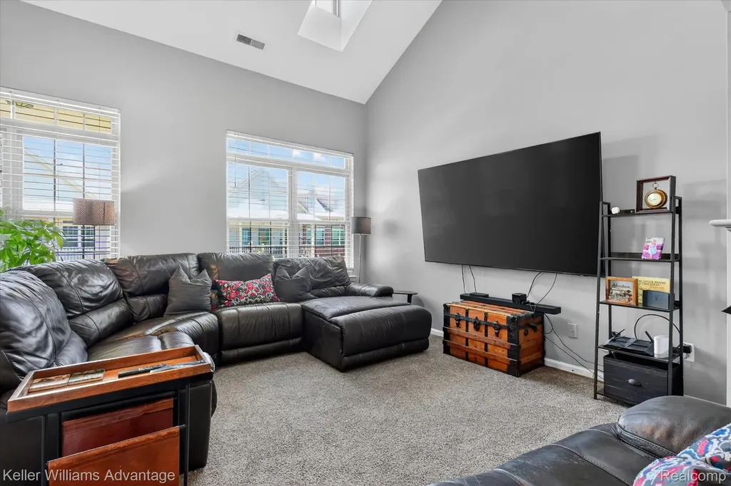 446 Old Pine Way Walled Lake City MI 48390