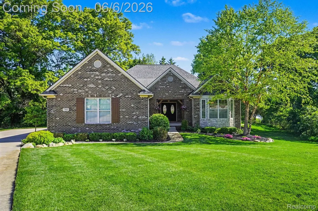 788 Fish Lake Court Oxford Charter Township MI 48371