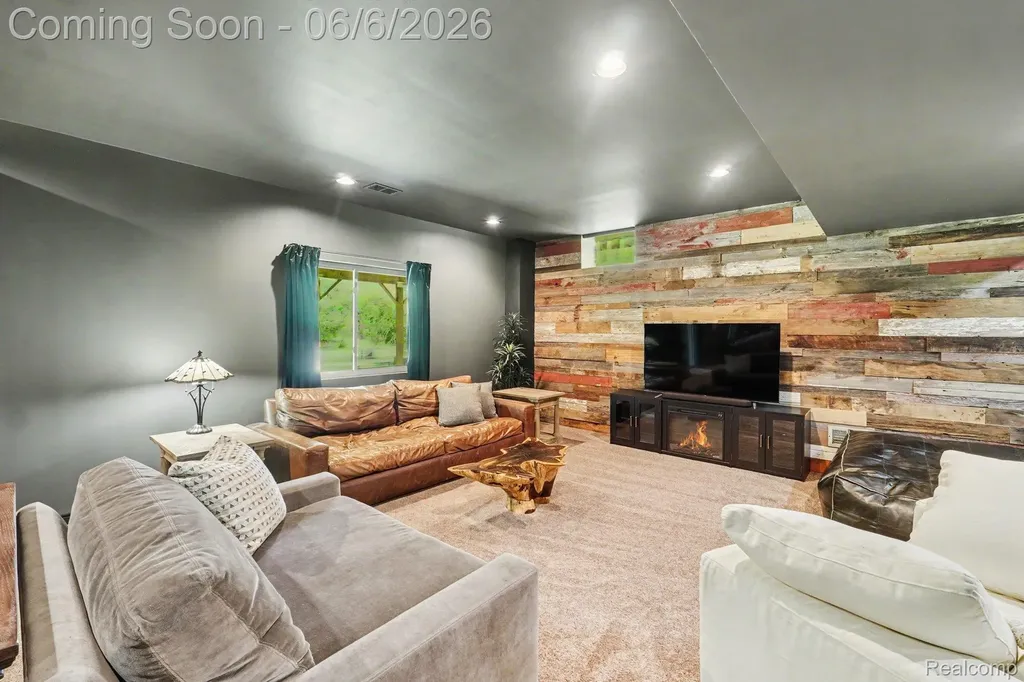 788 Fish Lake Court Oxford Charter Township MI 48371