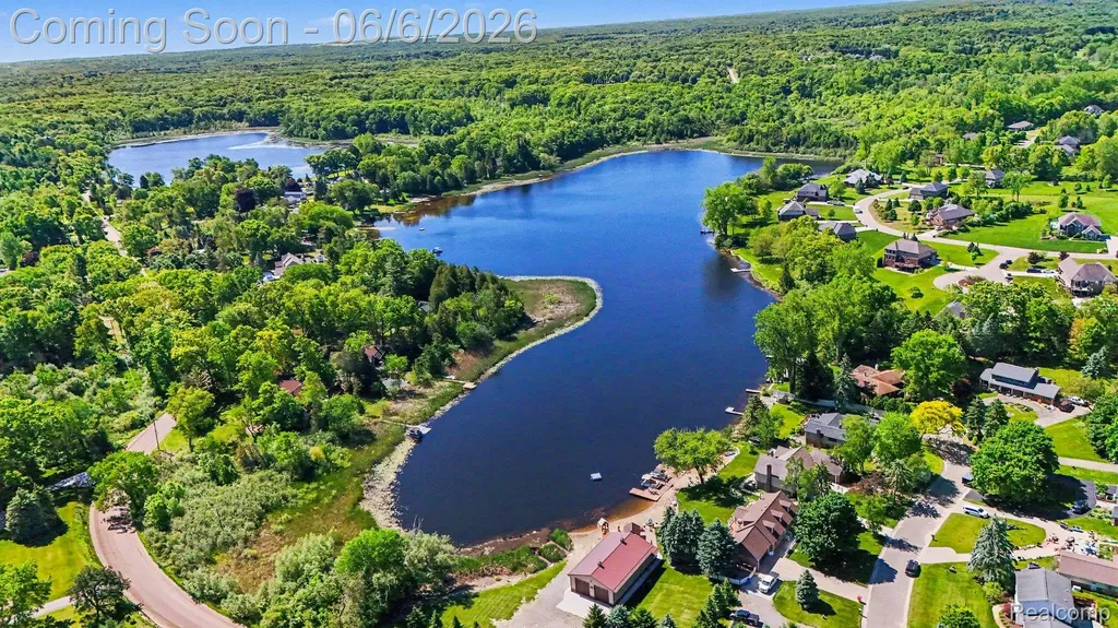 788 Fish Lake Court Oxford Charter Township MI 48371