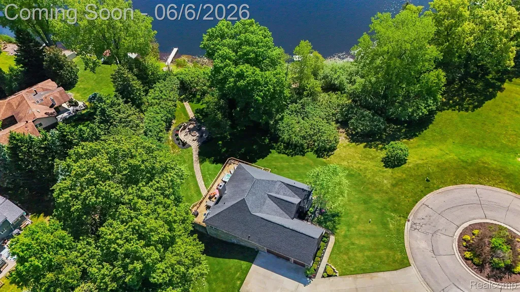 788 Fish Lake Court Oxford Charter Township MI 48371