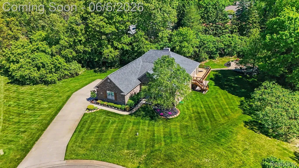 788 Fish Lake Court Oxford Charter Township MI 48371