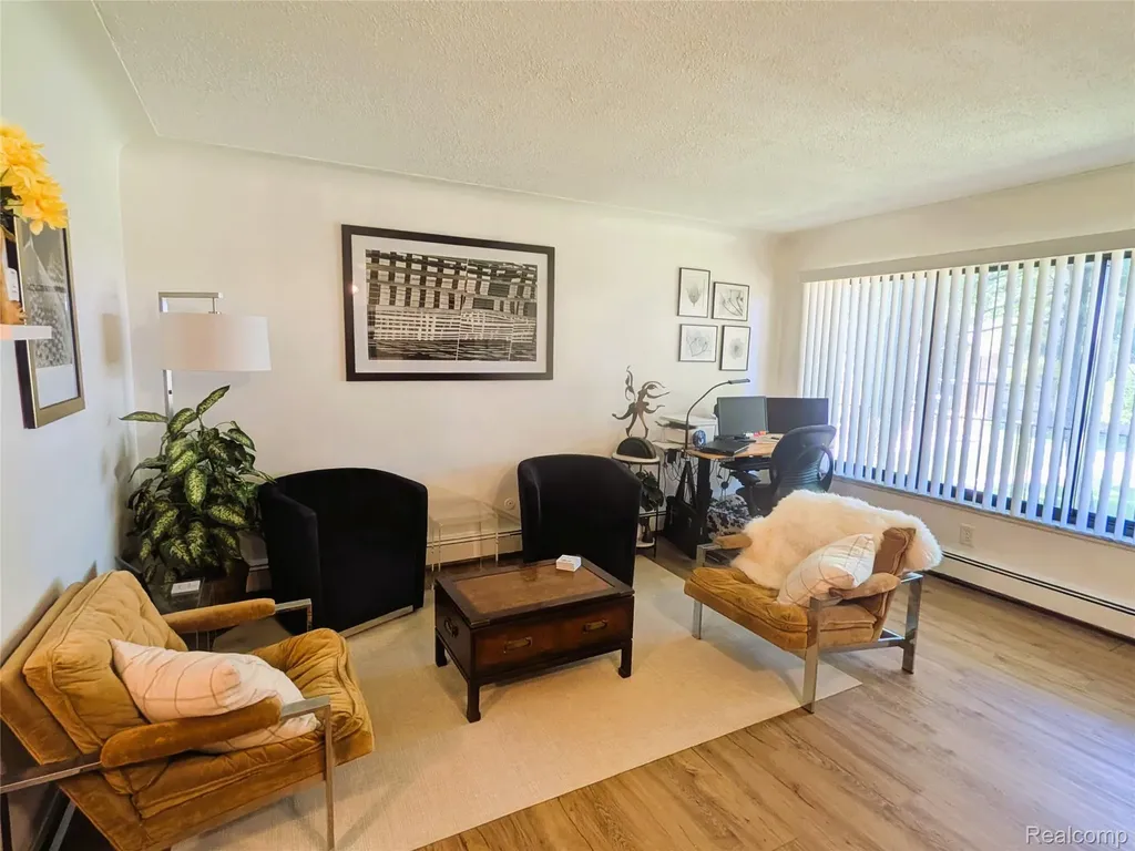 995 N Cass Lake Road Waterford Charter Township MI 48328