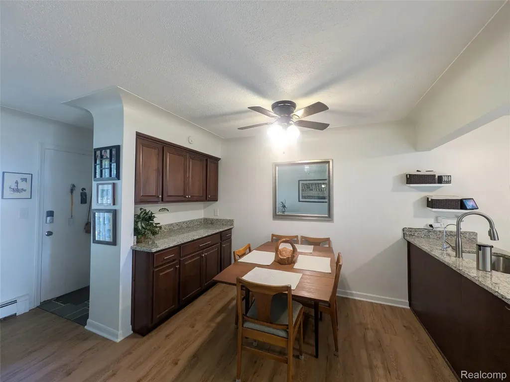995 N Cass Lake Road Waterford Charter Township MI 48328