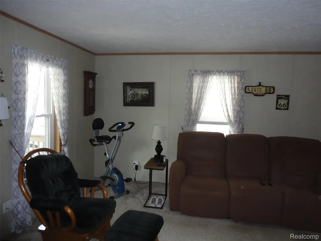 463 Edinborough Street Bedford Township MI 48182