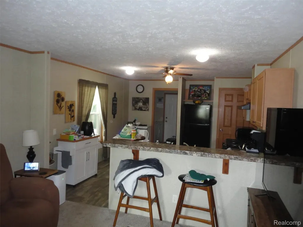 463 Edinborough Street Bedford Township MI 48182