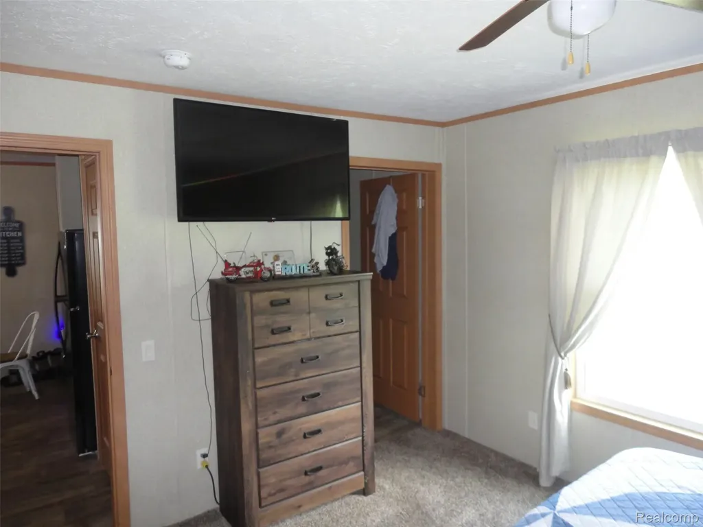 463 Edinborough Street Bedford Township MI 48182