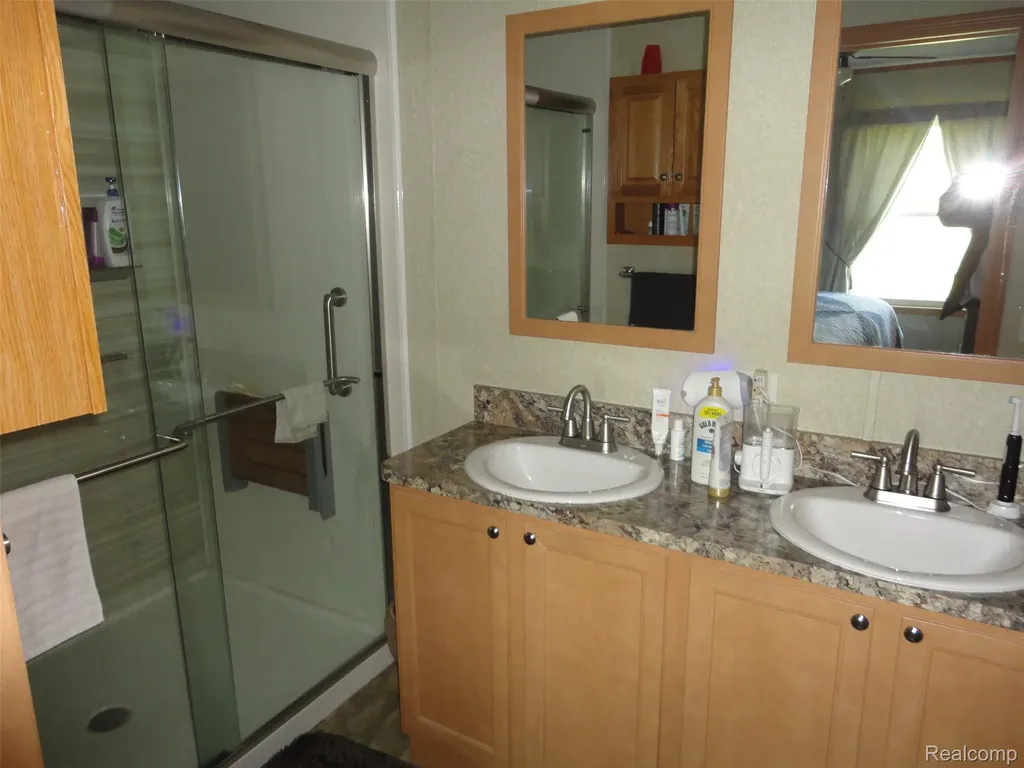 463 Edinborough Street Bedford Township MI 48182