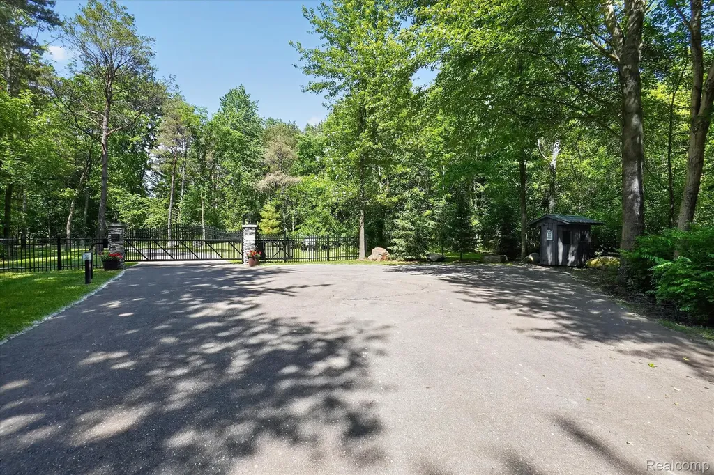 10500 W Grand River Road Handy Township MI 48836