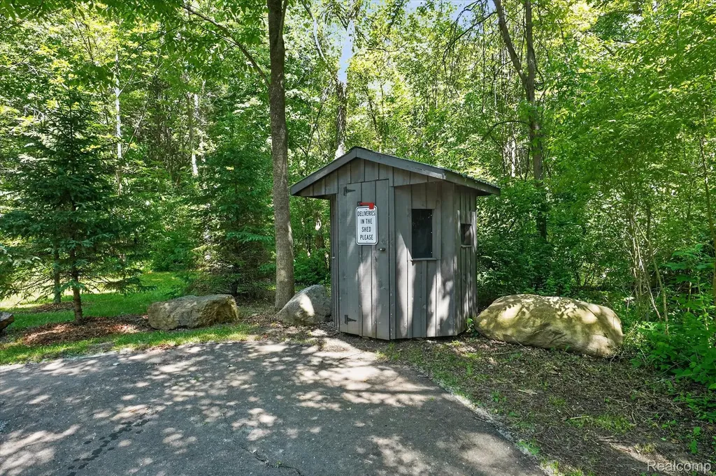 10500 W Grand River Road Handy Township MI 48836
