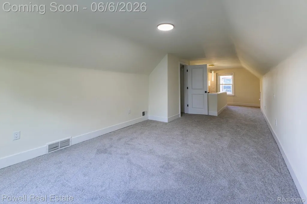 25246 Hayes Road Roseville City MI 48066
