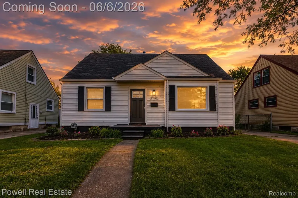 25246 Hayes Road Roseville City MI 48066