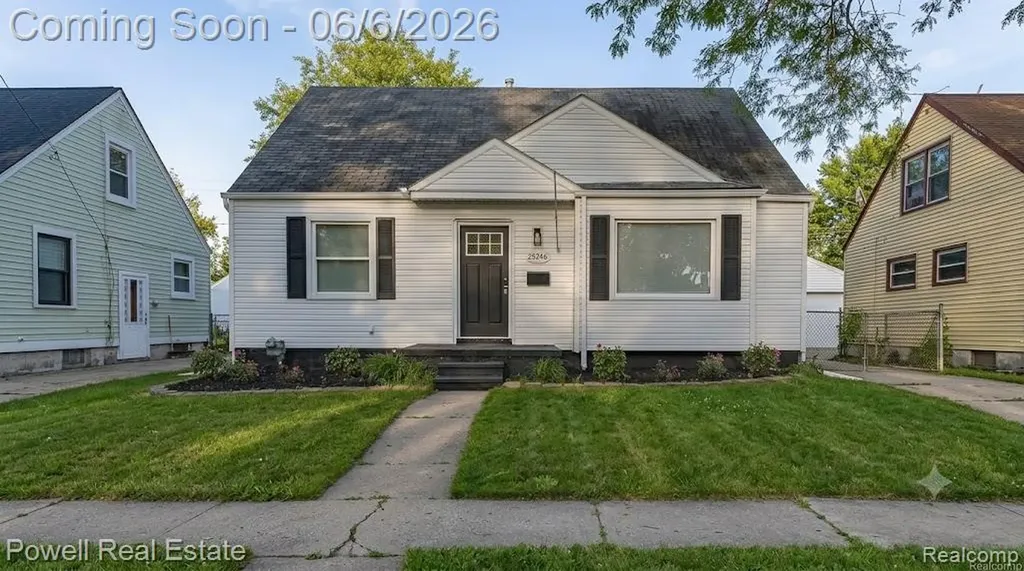 25246 Hayes Road Roseville City MI 48066