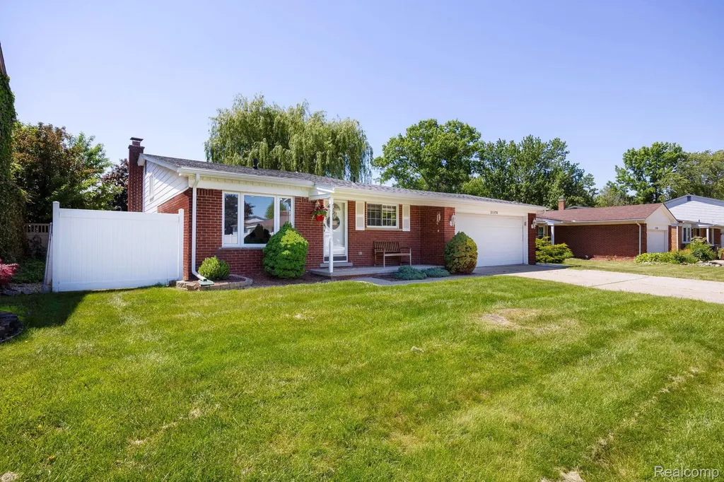 21076 Millbury Drive Woodhaven City MI 48183