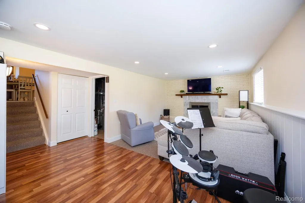 21076 Millbury Drive Woodhaven City MI 48183