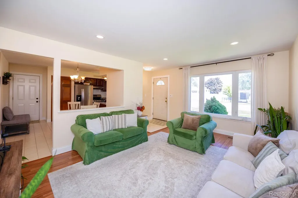 21076 Millbury Drive Woodhaven City MI 48183