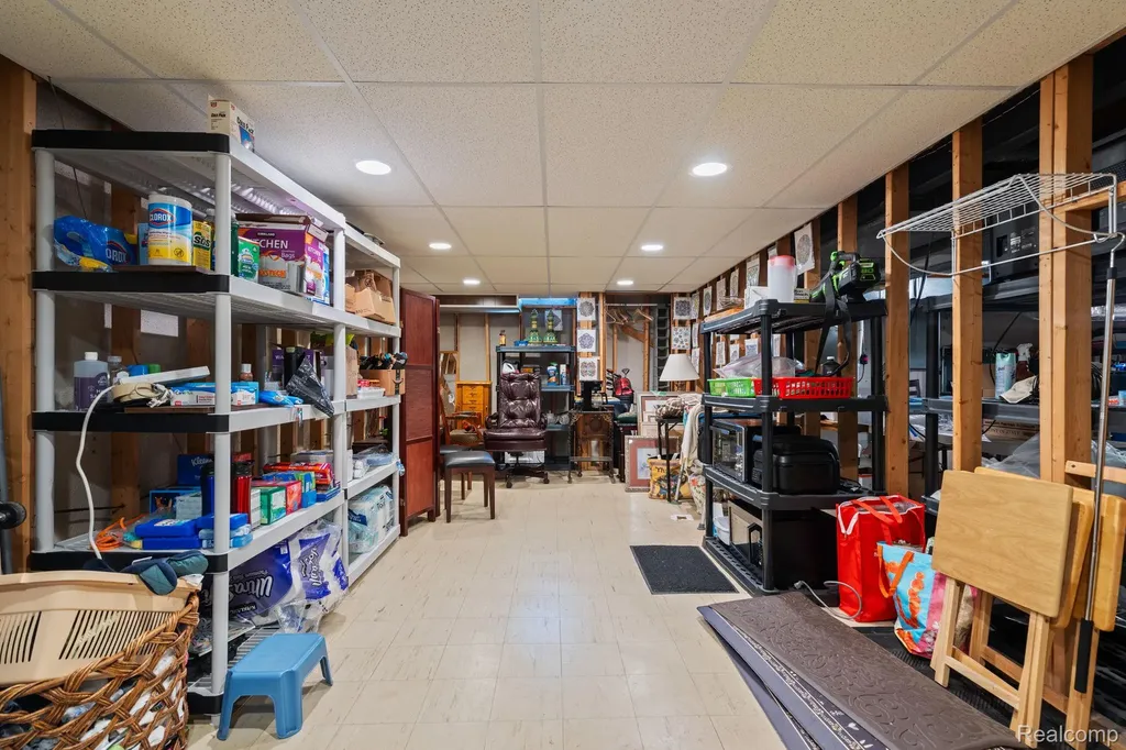 10065 Hart Avenue Huntington Woods City MI 48070