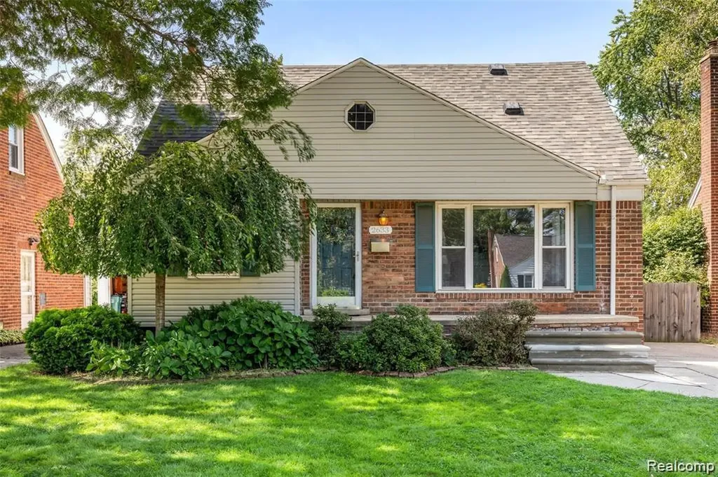2633 N Wilson Avenue Royal Oak City MI 48073