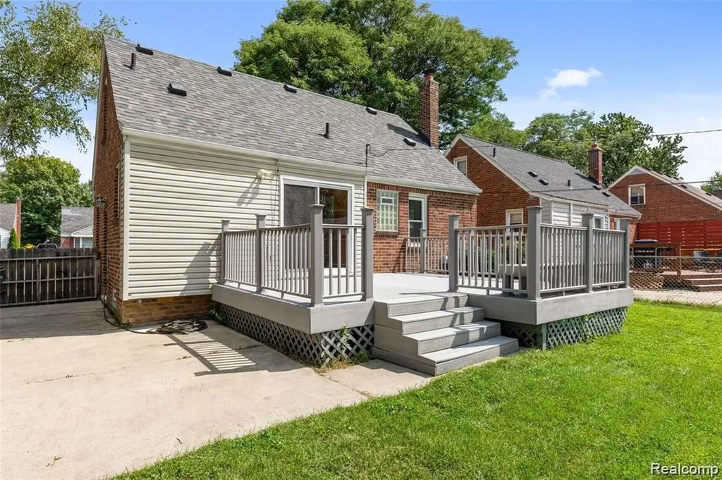 2633 N Wilson Avenue Royal Oak City MI 48073