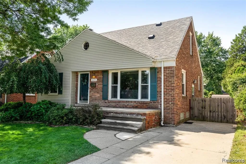 2633 N Wilson Avenue Royal Oak City MI 48073