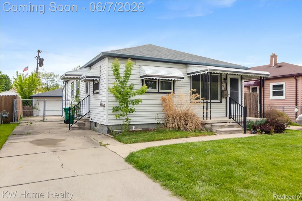 5659 Lathers Street Garden City City MI 48135