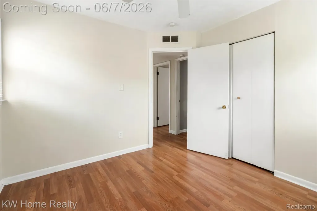 5659 Lathers Street Garden City City MI 48135