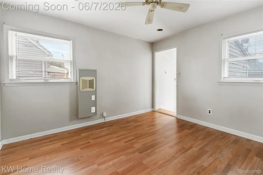 5659 Lathers Street Garden City City MI 48135
