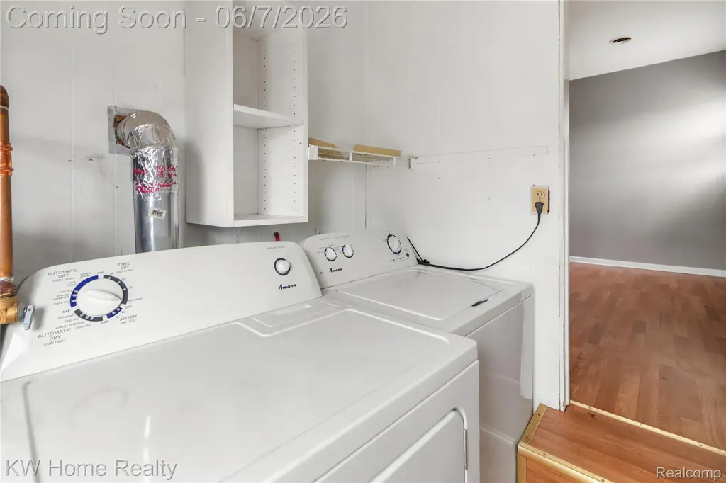 5659 Lathers Street Garden City City MI 48135