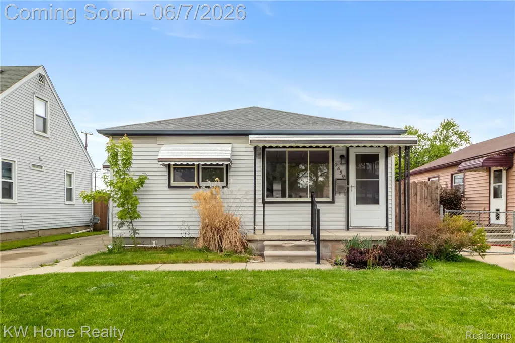5659 Lathers Street Garden City City MI 48135