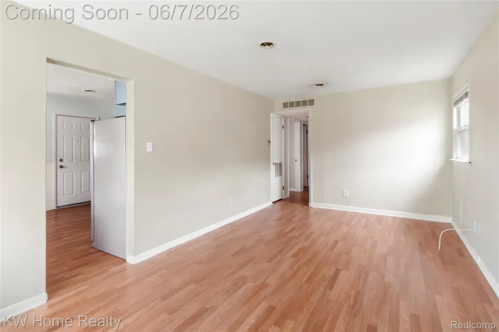 5659 Lathers Street Garden City City MI 48135