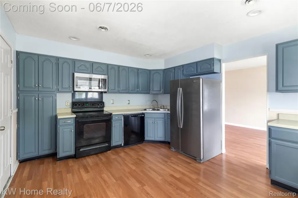 5659 Lathers Street Garden City City MI 48135