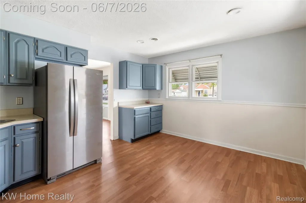 5659 Lathers Street Garden City City MI 48135