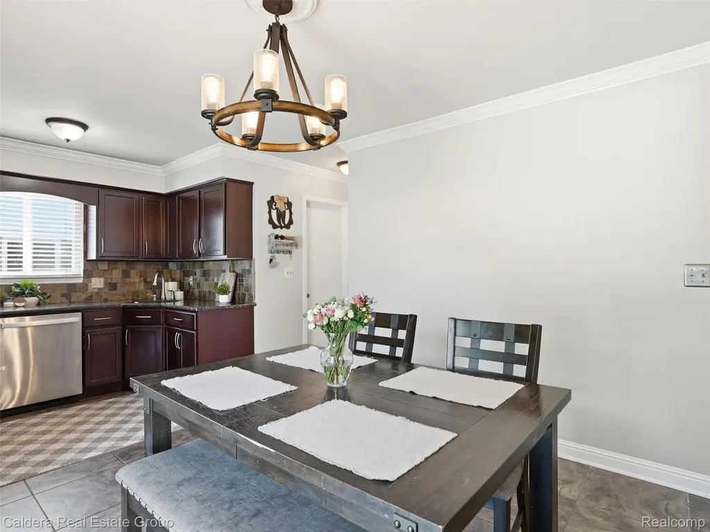 46270 Hollowoode Lane Macomb Township MI 48044