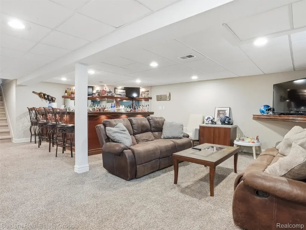 46270 Hollowoode Lane Macomb Township MI 48044