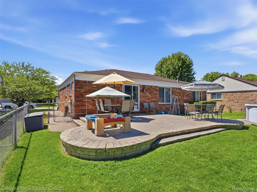 46270 Hollowoode Lane Macomb Township MI 48044