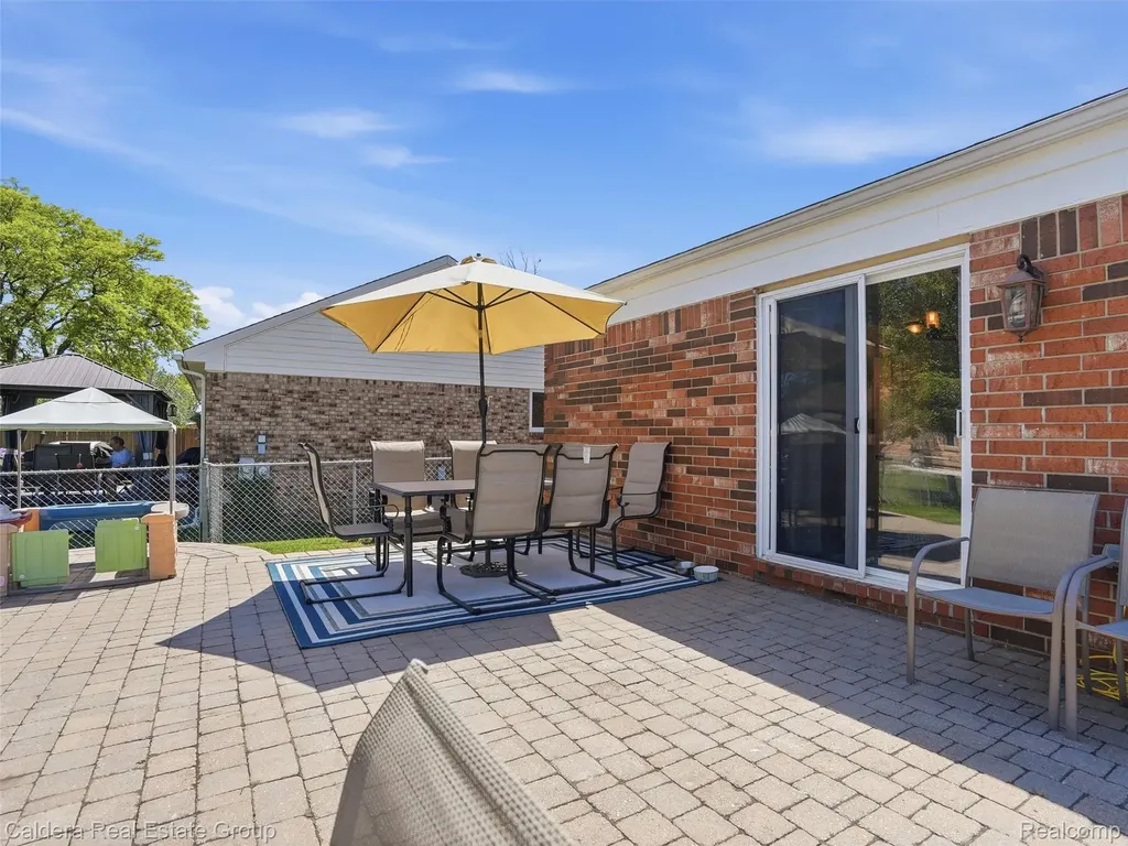 46270 Hollowoode Lane Macomb Township MI 48044