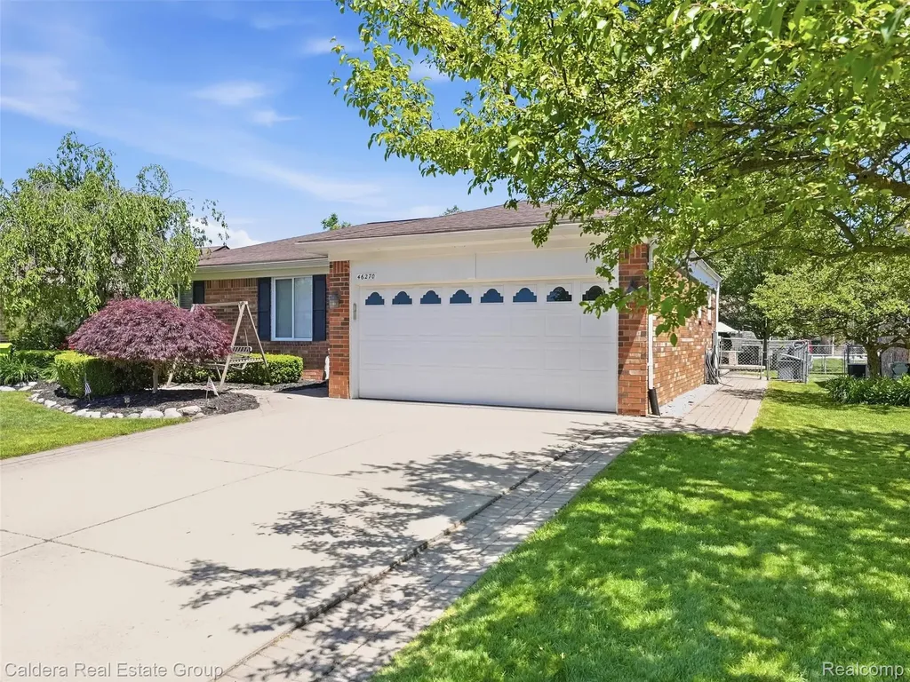 46270 Hollowoode Lane Macomb Township MI 48044
